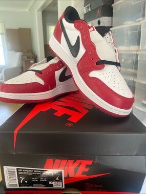Nike Kids Sneakers White Red Black Low-Top